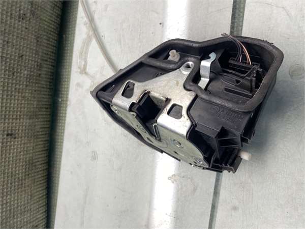 Cerradura Puerta Delantera Izquierda BMW Serie 1 Berlina (E81/E87)(2004->) foto 2