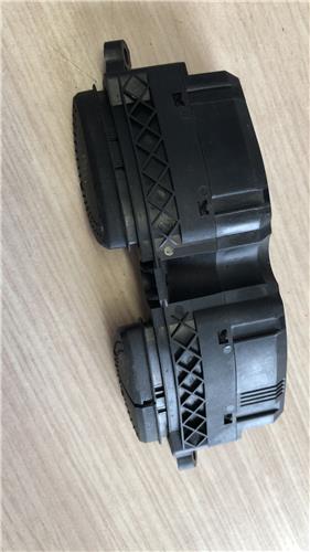 Interruptor Aire Acondicionado Ford Focus Berlina (CAK)(1998->) foto 3