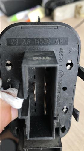 MANDO ELEVALUNAS DELANTERO IZQUIERDO Ford Focus Berlina (CAK)(1998->) foto 5