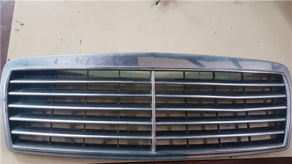 rejilla capo mercedes benz clase e bm 210 fam