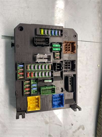 Caja Fusibles/Rele Citroen C4 Picasso/Spacetourer (05.2013->)