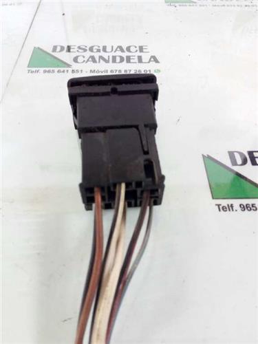 MANDO ELEVALUNAS DELANTERO DERECHO Seat Ibiza (6K1)(1993->) foto 2