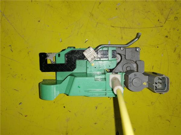 cerradura puerta trasera izquierda fiat linea