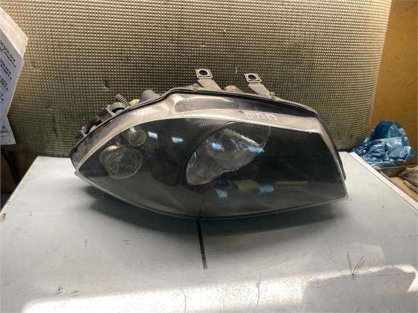 Faro Delantero Derecho Seat Ibiza (6L1)(04.2002->)
