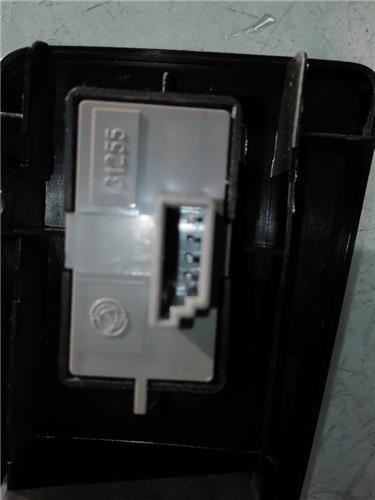 MANDO ELEVALUNAS DELANTERO DERECHO Fiat Linea (110)(2007->) foto 3