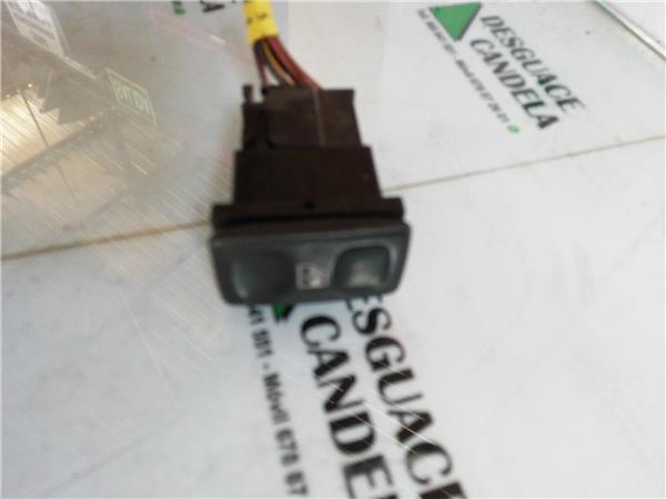 MANDO ELEVALUNAS DELANTERO DERECHO Seat Ibiza (6K1)(1993->) foto 4