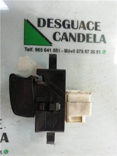 MANDO ELEVALUNAS TRASERO DERECHO Nissan Almera Tino (V10M)(05.2000->) foto 2