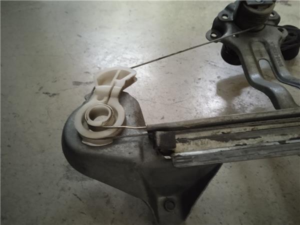 ELEVALUNAS MANUAL TRASERO IZQUIERDO Opel Vectra B Berlina (1995->) foto 4