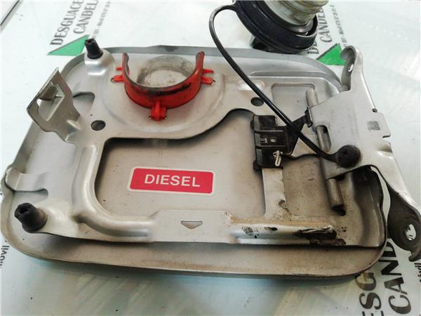 Tapa Exterior Combustible Nissan Almera Tino (V10M)(05.2000->) foto 5