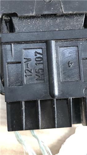 MANDO ELEVALUNAS DELANTERO DERECHO Renault R 21 Berlina (B/L48)(1985->) foto 4