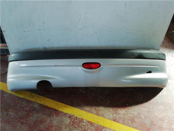 Paragolpes Trasero Peugeot 206 BERLINA foto 3