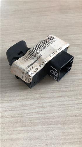 MANDO ELEVALUNAS TRASERO DERECHO Volvo S40 Berlina (1995->) foto 4