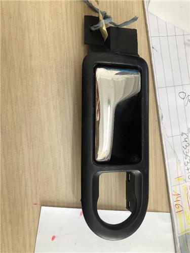 manilla interior puerta delantera izquierda v