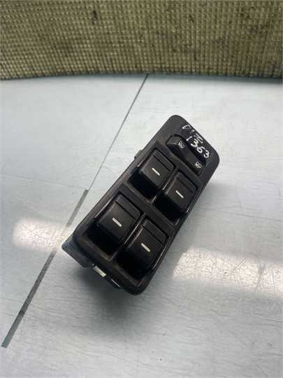 MANDO ELEVALUNAS DELANTERO IZQUIERDO Land Rover Range Rover Sport (01.2005->)
