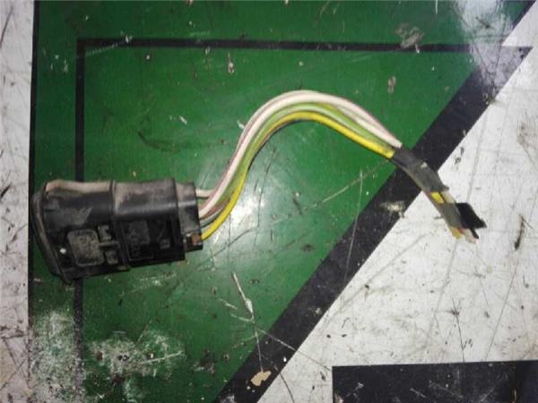 MANDO ELEVALUNAS DELANTERO DERECHO Ford MONDEO FAMILIAR foto 2
