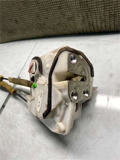 Cerradura Puerta Trasera Derecha Mazda 3 Berlina (BL)(2009->) foto 3