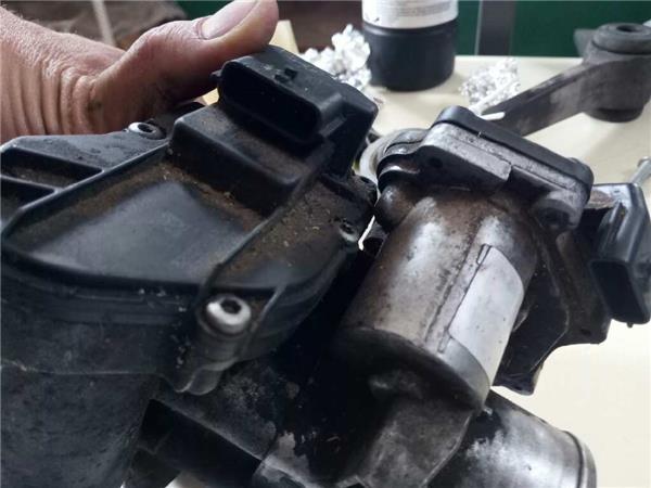 Egr Nissan Primastar (X83)(09.2006->) foto 3