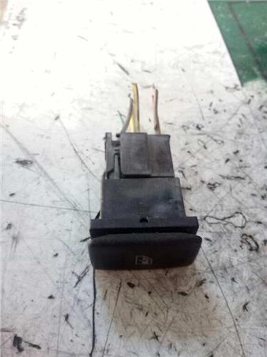 MANDO ELEVALUNAS DELANTERO DERECHO Seat CORDOBA BERLINA