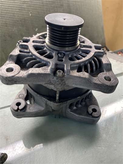 Alternador Renault Megane III Coupe-Cabrio (04.2010->) foto 3