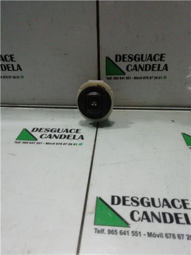 MANDO ELEVALUNAS DELANTERO DERECHO Renault Megane II Berlina 5P (10.2002->)