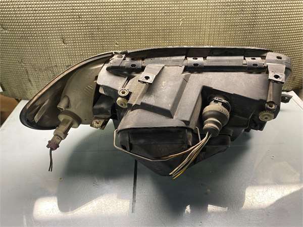 Faro Delantero Izquierdo Audi A6 Berlina (C4)(1994->) foto 4