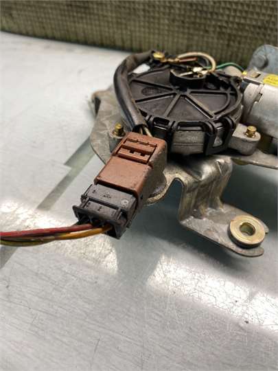 Motor limpiaparabrisas trasero izquierdo Citroen Berlingo (2002->) foto 2