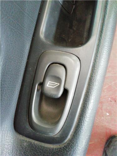 MANDO ELEVALUNAS TRASERO DERECHO Volvo S70 Berlina (1996->) foto 2