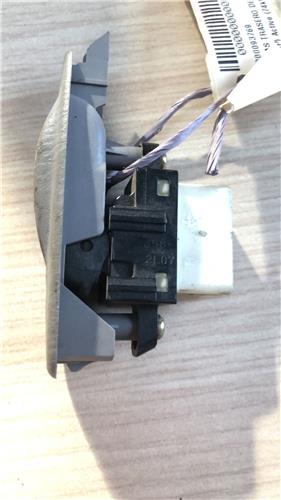 MANDO ELEVALUNAS TRASERO DERECHO Mazda Premacy (CP)(1999->) foto 5