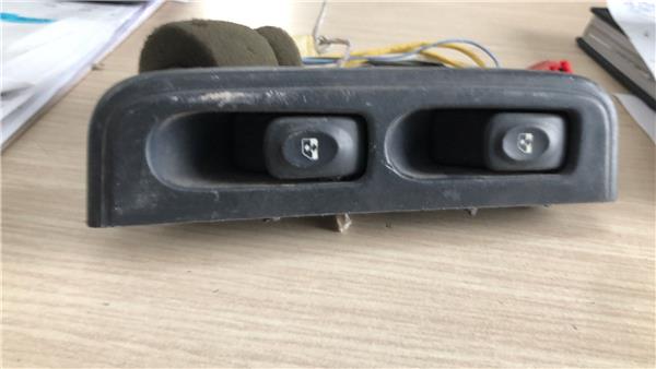 MANDO ELEVALUNAS DELANTERO IZQUIERDO Renault CLIO II FASE I
