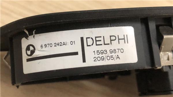 MANDO ELEVALUNAS DELANTERO DERECHO BMW Serie 1 Berlina (E81/E87)(2004->) foto 4
