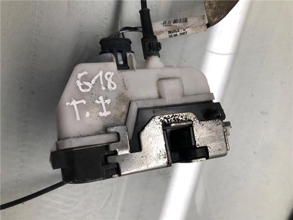 Cerradura Puerta Trasera Izquierda Renault MEGANE II CLASSIC BERLINA foto 4