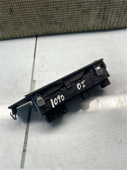 MANDO ELEVALUNAS DELANTERO IZQUIERDO Citroen C4 Picasso/Spacetourer (05.2013->) foto 4