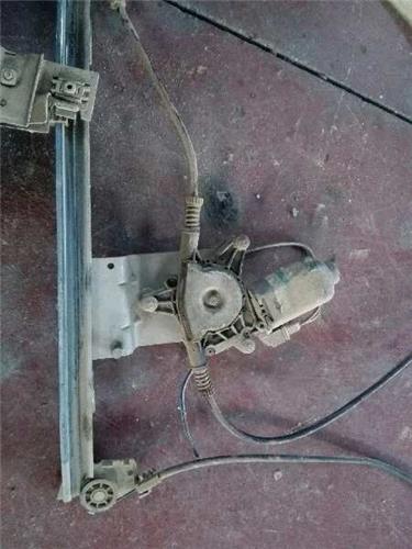 Elevalunas Electrico Delantero Derecho Volkswagen GOLF III BERLINA foto 2