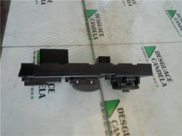 MANDO ELEVALUNAS DELANTERO IZQUIERDO Ford Focus Berlina (CB4)(2008->) foto 3