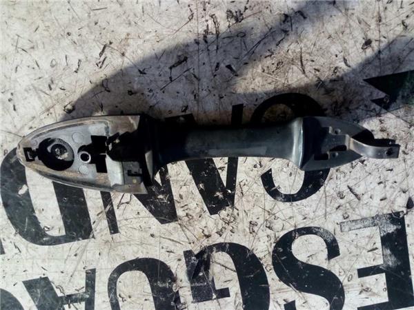 Maneta Exterior Delantera Izquierda Ford FOCUS BERLINA foto 4