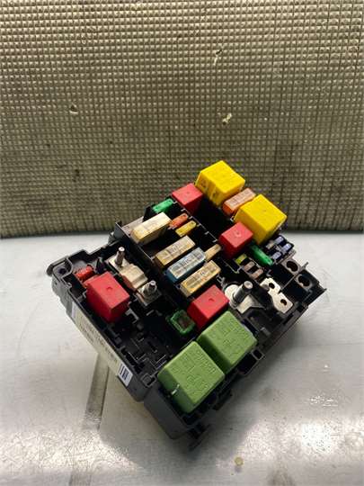 Caja Fusibles/Rele Peugeot 2008 (03.2013->)