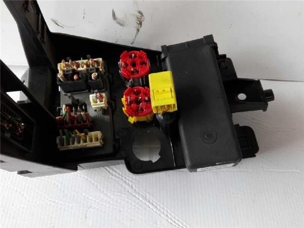 Caja Reles Peugeot 106 (S2)(04.1996->) foto 2