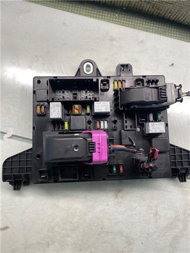 Caja Fusibles/Rele Opel Zafira C Tourer (09.2011->) foto 4