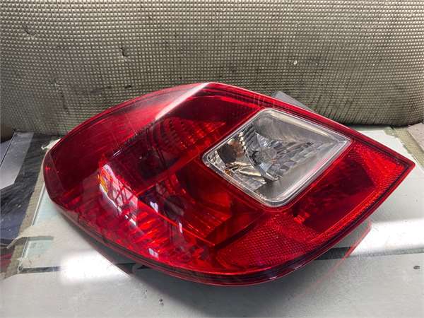Piloto Trasero Izquierdo Opel Corsa D (2006->)