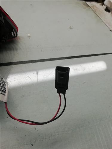 piloto porton trasero izquierdo renault clio iv (2012 >) 1.2 business [1,2 ltr.   54 kw cat bivalent, gasolina / gpl]