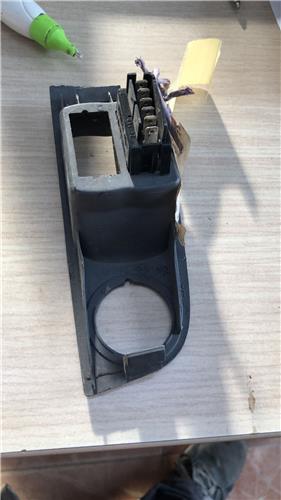 MANDO ELEVALUNAS DELANTERO IZQUIERDO Renault MEGANE I BERLINA HATCHBACK foto 3