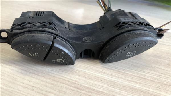 Interruptor Aire Acondicionado Ford FOCUS TURNIER