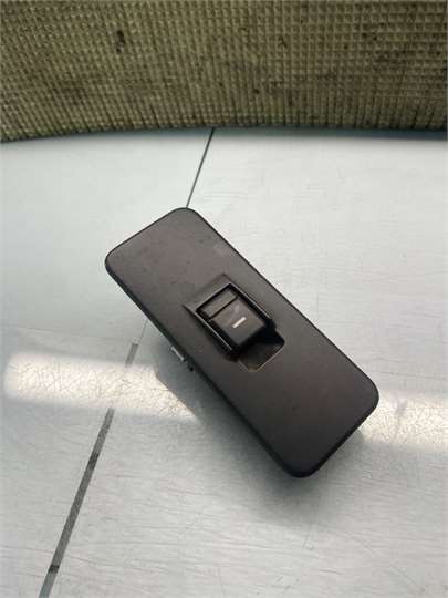 MANDO ELEVALUNAS TRASERO IZQUIERDO Land Rover Range Rover Sport (01.2005->)