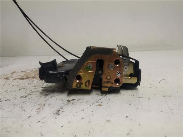 cerradura puerta delantera derecha toyota ave