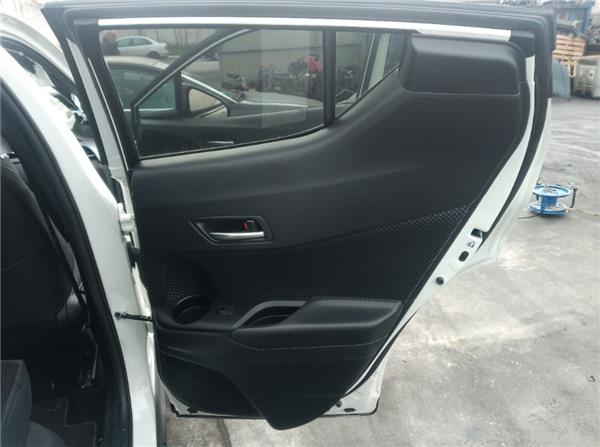 guarnecido puerta trasera derecha toyota c hr