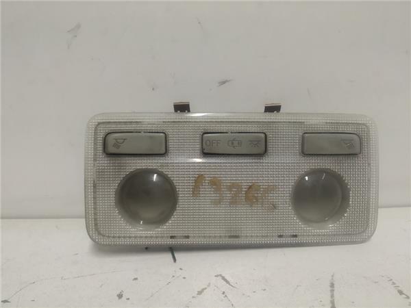 luz interior techo toyota yaris xp13 2017 15