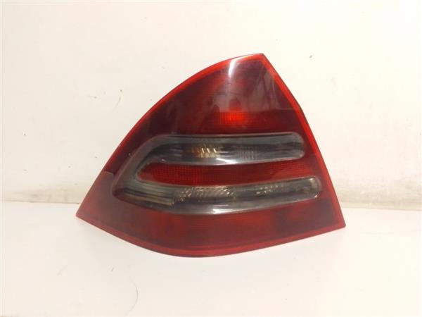 piloto trasero izquierdo mercedes benz clase