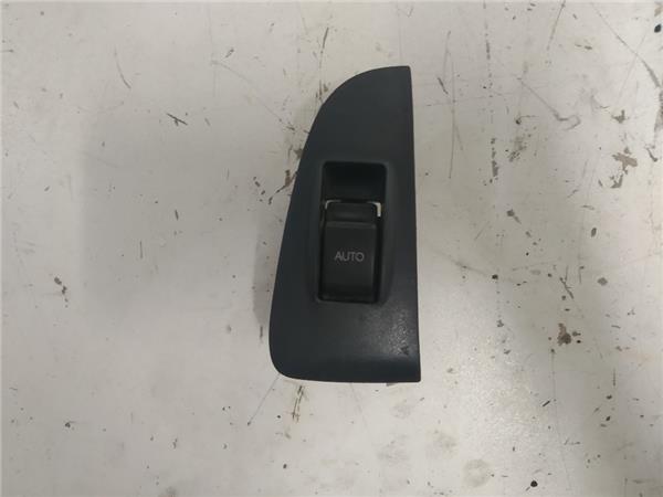mando elevalunas trasero derecho toyota avens