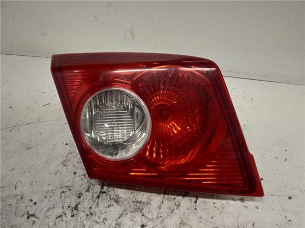 piloto porton trasero izquierdo chevrolet lac