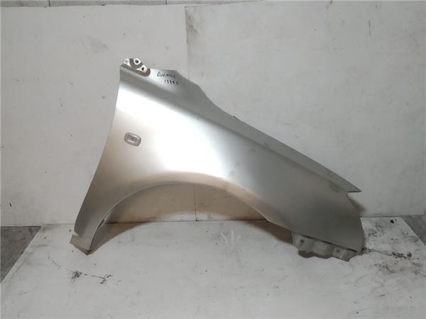 aleta delantera derecha toyota avensis berlin